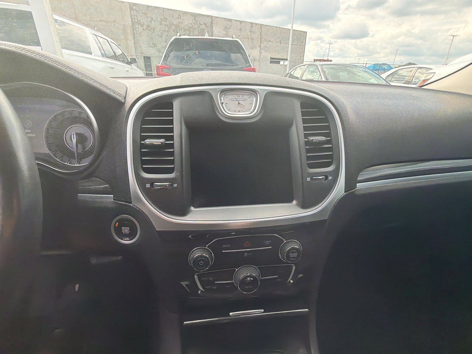 Used 2020 Chrysler 300 Touring w/ Sport Appearance Package RWD image 16