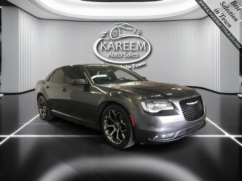 Used 2018 Chrysler 300 S RWD image 3