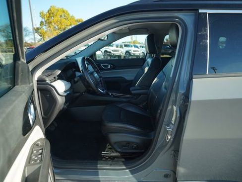 Used 2022 Jeep Compass Limited image 13