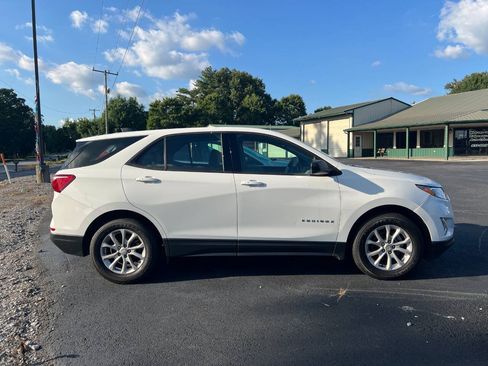 Used 2018 Chevrolet Equinox LS FWD image 3