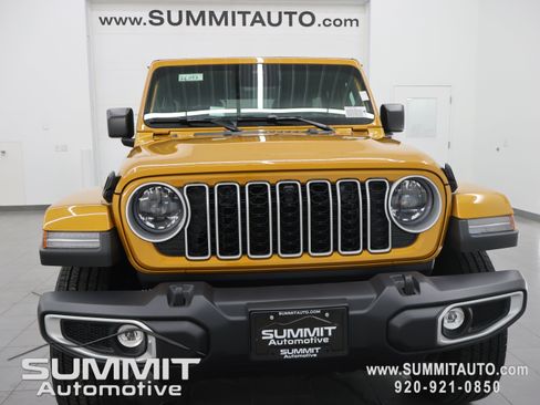 New 2026 Jeep Wrangler Unlimited Sahara AWD/4WD image 20