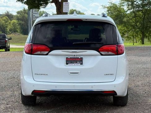 Used 2019 Chrysler Pacifica Limited FWD image 7