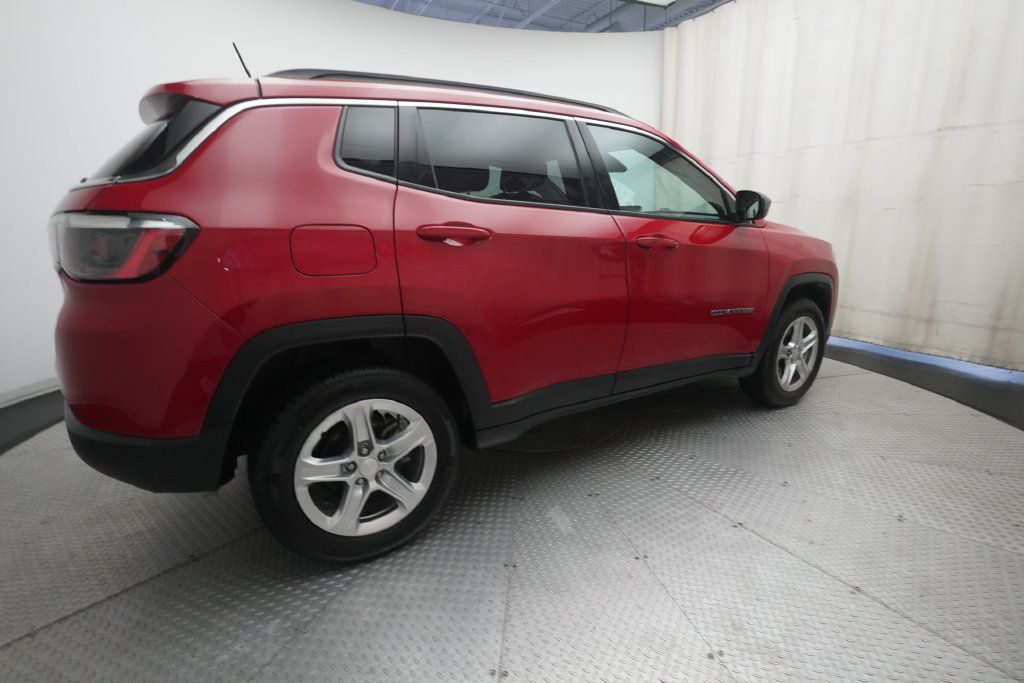 Used 2024 Jeep Compass Latitude AWD/4WD image 34