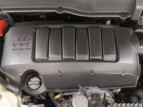 Used 2016 GMC Acadia SLT image 15