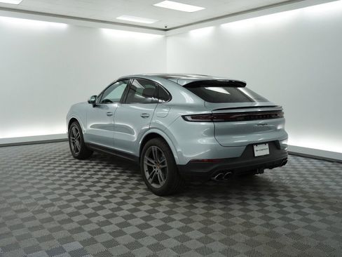 Used 2026 Porsche Cayenne Coupe AWD/4WD image 3