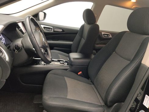 Used 2019 Nissan Pathfinder SV image 17