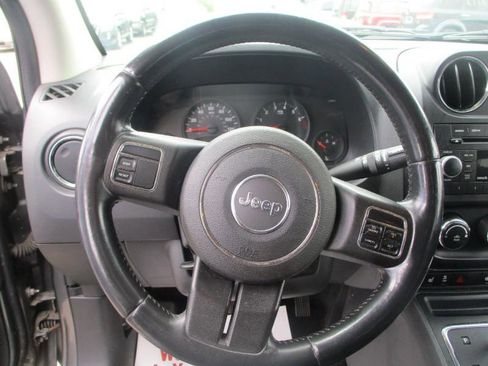 Used 2012 Jeep Compass Latitude FWD image 12