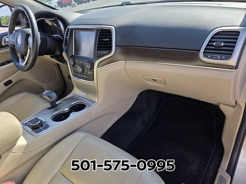 Used 2015 Jeep Grand Cherokee Limited w/ Trailer Tow Group IV AWD/4WD image 18