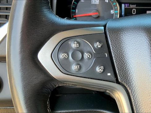 Used 2018 Chevrolet Suburban LT AWD/4WD image 23