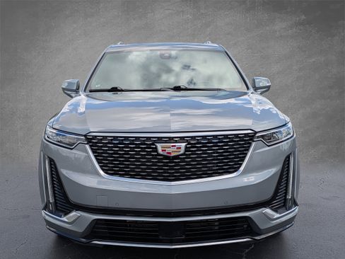 Used 2025 Cadillac XT6 Premium Luxury w/ Platinum Package AWD/4WD image 8