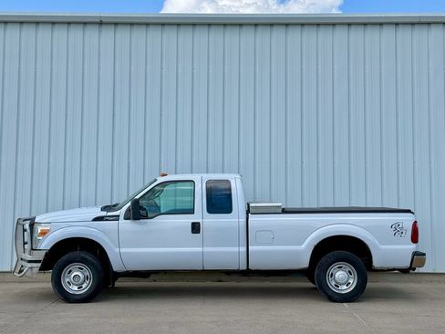 Used 2012 Ford F250 XL AWD/4WD image 3