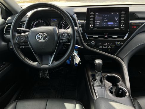 Used 2024 Toyota Camry SE image 10