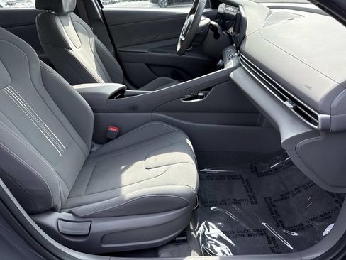 Used 2023 Hyundai Elantra SEL w/ Convenience Package FWD image 20