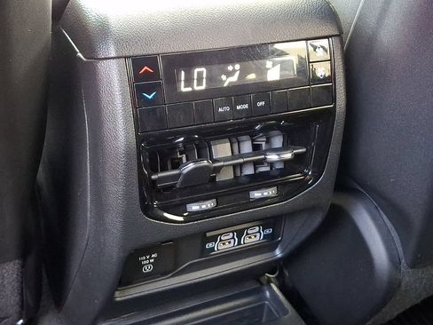 Used 2024 Jeep Grand Cherokee L Laredo w/ Luxury Tech Group I AWD/4WD image 11