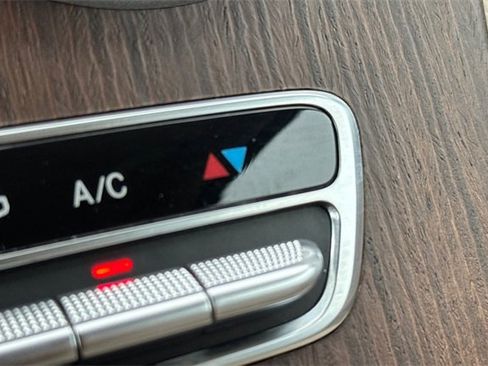 Used 2022 Mercedes-Benz GLC 300 image 30