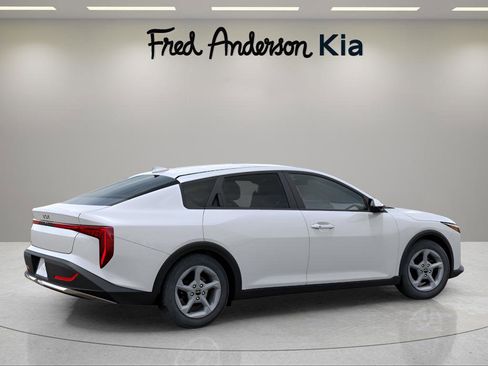 New 2025 Kia K4 LXS image 25