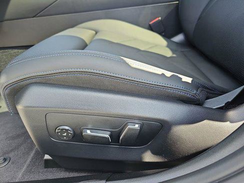 New 2026 BMW 550e xDrive w/ Executive Package image 29