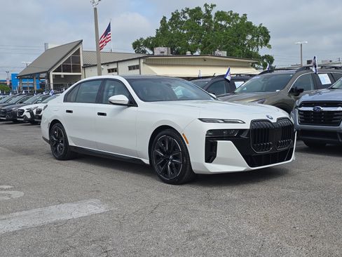 New 2025 BMW 760i xDrive image 2