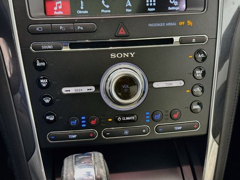 Used 2018 Ford Explorer Platinum AWD/4WD image 18