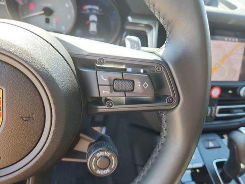 Used 2025 Porsche Macan S image 20