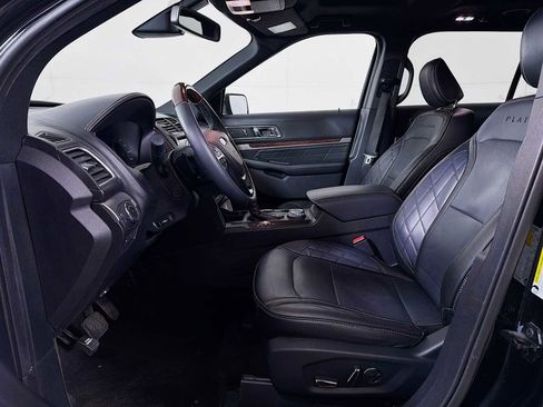 Used 2018 Ford Explorer Platinum image 18