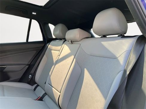 Used 2021 Volkswagen ID.4 Pro S w/ Gradient Package image 13