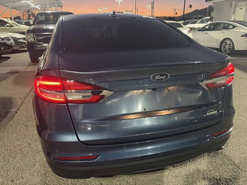 Used 2019 Ford Fusion SE FWD image 3