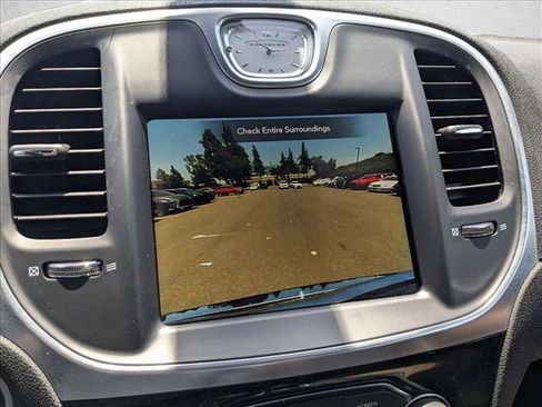 Used 2018 Chrysler 300 Limited w/ Light Group RWD image 15