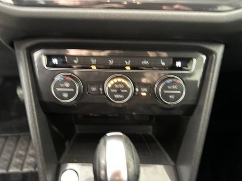 Used 2021 Volkswagen Tiguan SE image 23