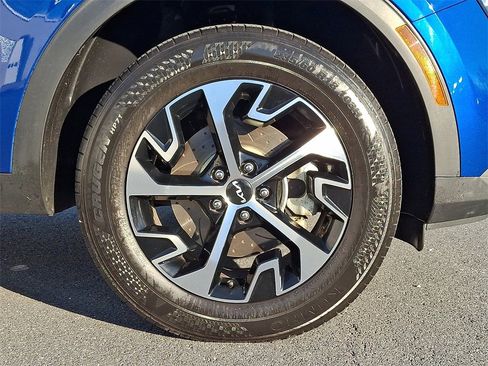 Used 2023 Kia Sportage EX image 7