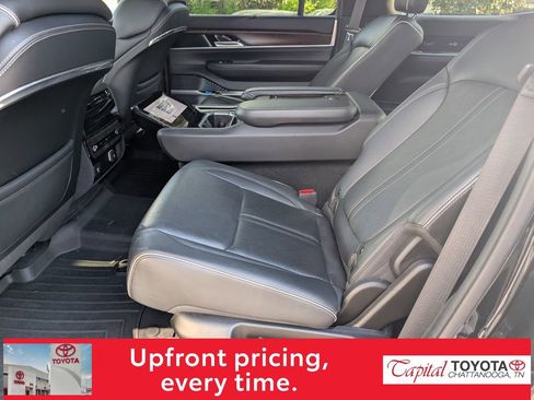 Used 2022 Jeep Grand Wagoneer Series II image 10