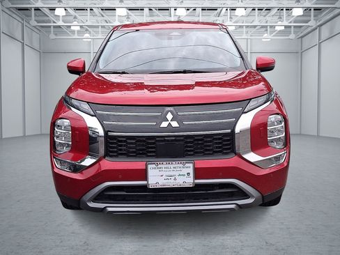 Used 2025 Mitsubishi Outlander SE AWD/4WD image 2
