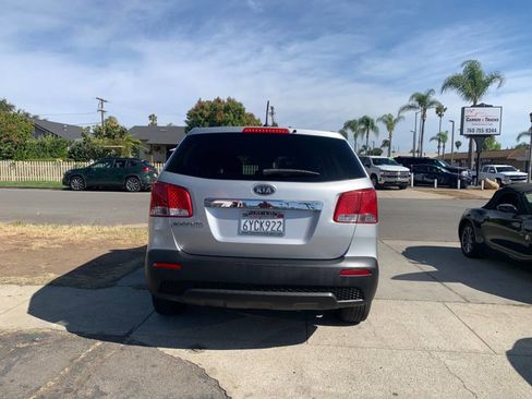 Used 2013 Kia Sorento LX FWD image 4