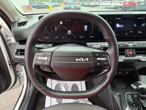 Used 2025 Kia K4 EX FWD image 16