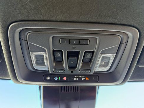 Used 2024 GMC Sierra 1500 Denali Ultimate AWD/4WD image 19