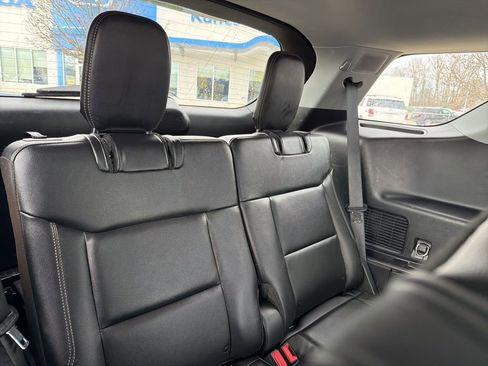 Used 2022 Ford Explorer Limited AWD/4WD image 13