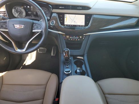 Used 2024 Cadillac XT6 Sport w/ Platinum Package image 13