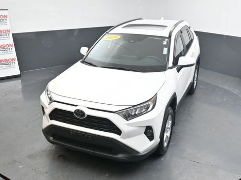 Used 2019 Toyota RAV4 XLE w/ Carpet Mat Package image 26