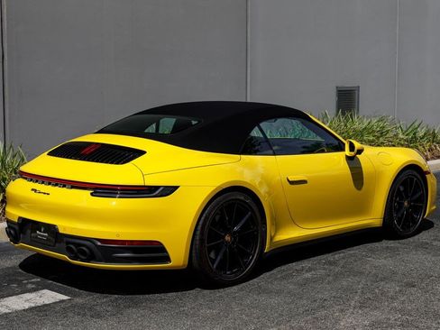 Used 2022 Porsche 911 Carrera RWD image 5