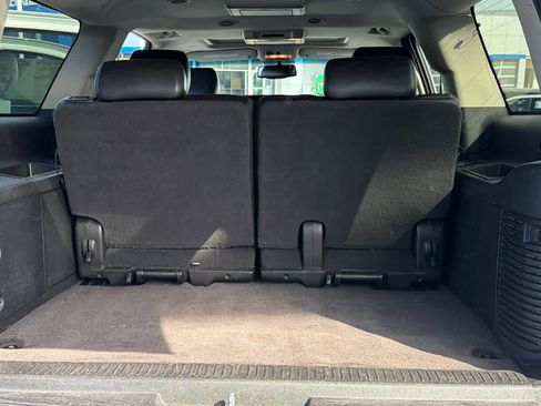 Used 2014 Chevrolet Suburban LT w/ Luxury Package AWD/4WD image 27