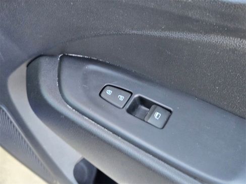 Used 2023 Hyundai Venue Limited image 27