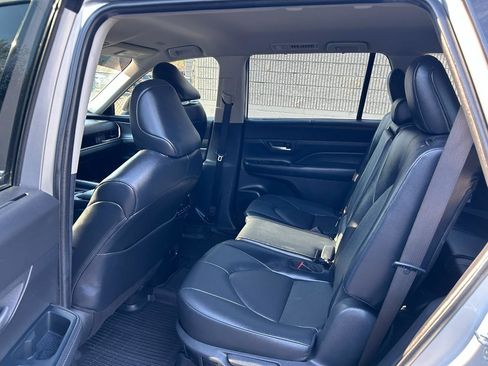 Used 2024 Toyota Grand Highlander AWD Hybrid image 13