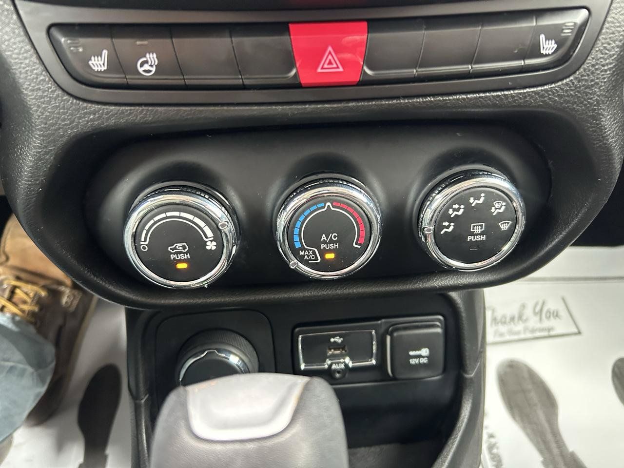 Used 2017 Jeep Renegade Latitude w/ Cold Weather Group AWD/4WD image 24