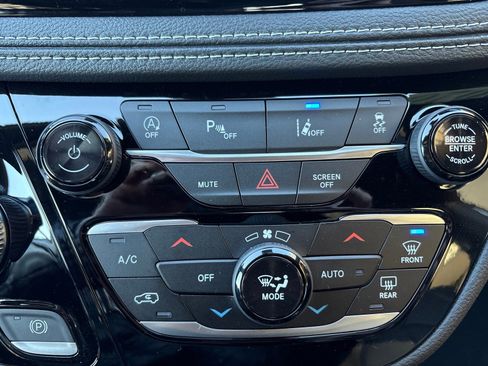 New 2026 Chrysler Pacifica Select image 18