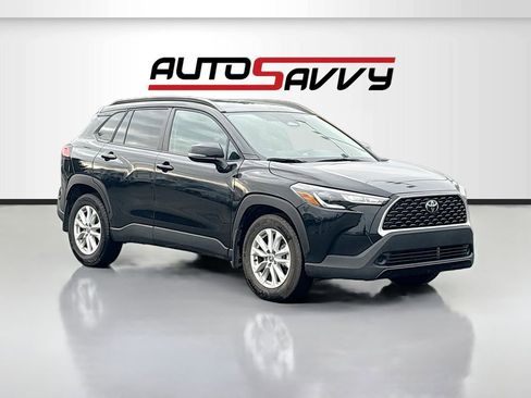 Used 2023 Toyota Corolla Cross LE w/ Moonroof Package AWD/4WD image 1