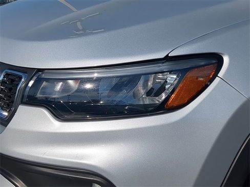 Used 2024 Jeep Compass Latitude image 9