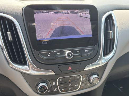 Used 2020 Chevrolet Equinox LT image 28