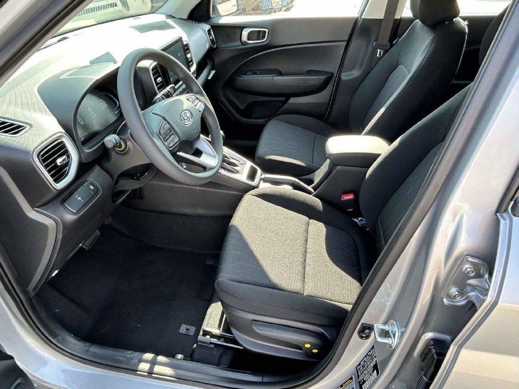 New 2026 Hyundai Venue SE FWD image 42