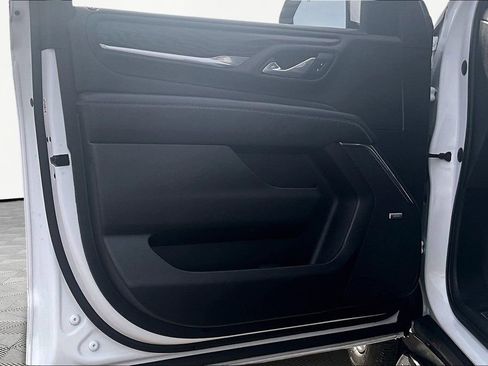 Used 2023 GMC Yukon XL Denali image 22