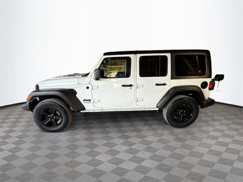 Used 2021 Jeep Wrangler Unlimited Sport image 5